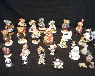 Polystone Collectible Bears And Cat Figurines