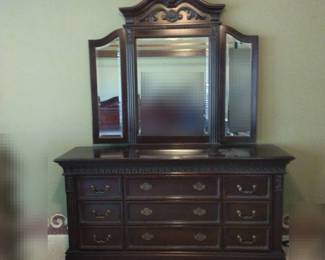 Callozione Europa Dresser With Ornate Mirror Vanity