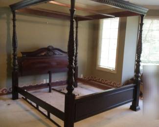  04 Callozione Europa King Canopy Bed