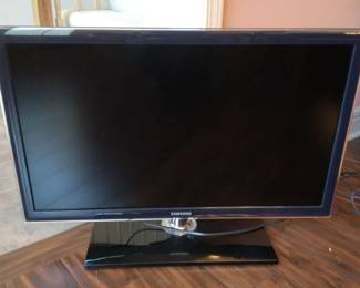 32 Inch Samsung Flatscreen Tv