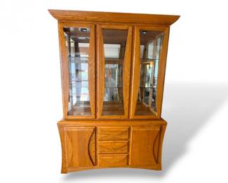 80 AAmericaOakBreakfrontChinaHutch2pcLightedCabinet
