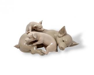 53 LladroPorcelainMotherPigletsFigurine