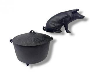 16 CastIronPigBankHammeredPotwLidFootedBase