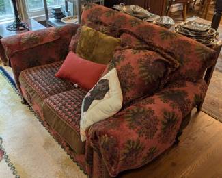 Huntington House Loveseat