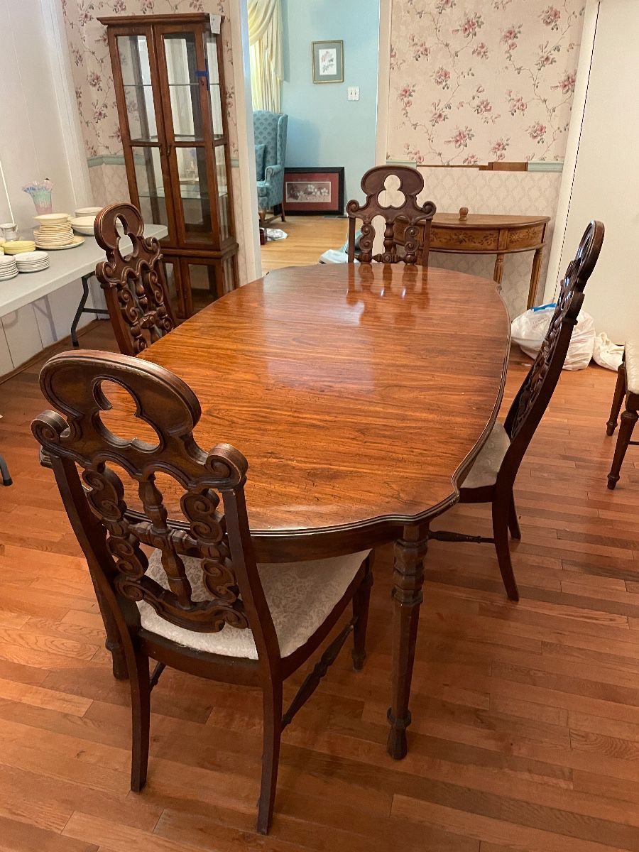 	#1		Dining room table with (4) chairs, cream upholstery, carved backs, includes (1) leaf (65–77 x 42 x 30)	 $ 150.00 																							