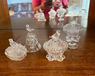 	#53		West Germany Hofbauer “Byrdes” 4 piece lot including egg ring box with bird lid (2.5" x 3"), bird bell (4" x 3"), vanity box with bird lid, and vanity pedestal with bird lid.	 $ 35.00 																							