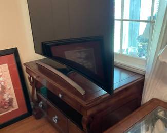 	#13		Pulaski wood media chest on casters (5 drawers, 1 shelf, as-is finish, 42 x 24 x 26.5)	 $ 75.00 																							 	#14		Samsung 55" JU6700 curved Smart 4K UHD TV	 $ 175.00 																							