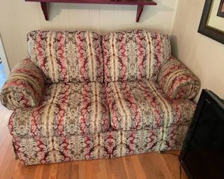 	#19		Vintage Broyhill loveseat, floral upholstery (maroon/cream/gold/green), 5 ft, you move	 $ 50.00 																							