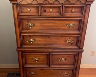 	#27		Bassett 5-drawer dresser (39 x 19 x 54.5)	 $ 165.00 																							