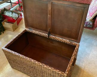 	#23		Wicker storage ottoman with handles and wood top (35.5 x 20 x 20.5)	 $ 60.00 																							