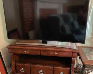 	#13		Pulaski wood media chest on casters (5 drawers, 1 shelf, as-is finish, 42 x 24 x 26.5)	 $ 75.00 																							 	#14		Samsung 55" JU6700 curved Smart 4K UHD TV	 $ 175.00 																							