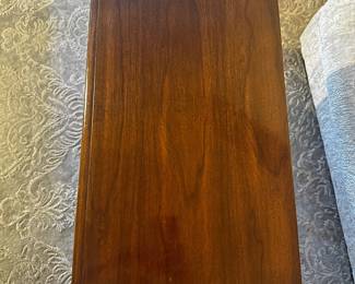 	#85	RA	Thomasville wooden chest/nightstand, (4) drawers, as-is finish on leg (24W x 14D x 24H)	 $ 80.00 																							