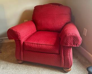 	#84	RA	Ethan Allen oversized armchair, red upholstery (40W x 34D x 37H)	 $ 70.00 																							