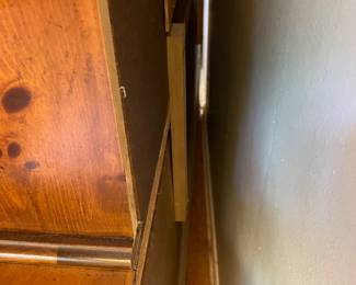 	#29		Bassett 9-drawer dresser with attached hutch (3 shelves, 2 drawers, 63 x 19 x 33–80)	 $ 175.00 																							