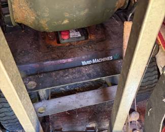 RIDER MOWER - FOR PARTS ONLY - FIRST COME FIRST SERVE - $0