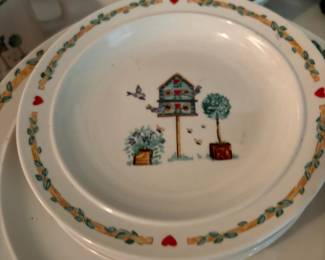 	#64		Thomson Pottery “Birdhouse” pattern 16 piece set including 4 dinner plates (10"), 4 cereal bowls, 4 mugs, 4 dessert plates (6.75")	 $ 40.00 																							