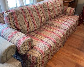 	#18		Vintage Broyhill sofa, floral upholstery (maroon/cream/gold/green), 7 ft, you move	 $ 65.00 																							