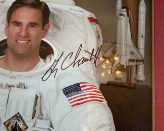 	#83	KW	Vintage NASA Space Shuttle memorabilia lot (6 pieces, signed photo + patches + pins including STS-26, Endeavour, Challenger, booster, etc.)	 $ 80.00 																							