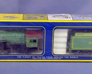 AHM Rivarossi 4-6-2 Heavy Pacific Steam Locomotive, Model 5087-E-CL, In Unopened Package