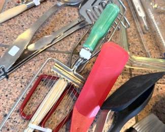 Assorted kitchen utensils, some vintage