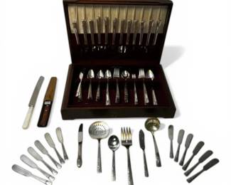 Nobility Plate Silverware  2 Knives