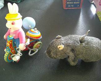 Vintage Tin Toys        Vintage Wind up toys