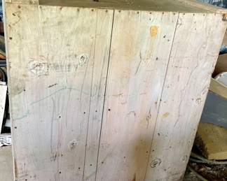 ANTIQUE CHIPPY CABINET