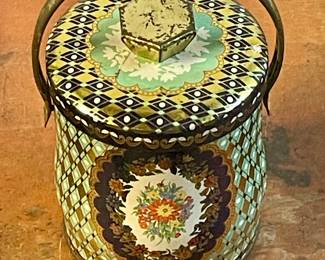 VINTAGE BISCUIT TIN - ENGLAND
