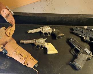 VINTAGE/ANTIQUE PLAY GUNS
