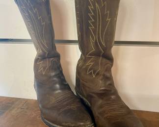 VINTAGE OLD WEST BOOTS