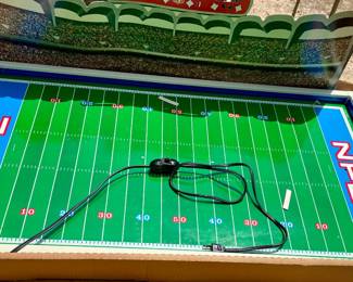 VINTAGE 60s/70s TUDOR NFL NATIONAL CONFERENCE ELECTRIC FOOTBALL GAME