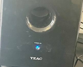 TEAC CD/AM/FM/IPOD PLAYER SYSTEM