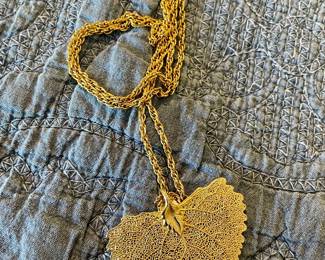 NECKLACE w/LARGELEAF PENDANT