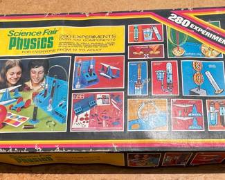 VINTAGE SCIENCE FAIR PHYSICS KIT