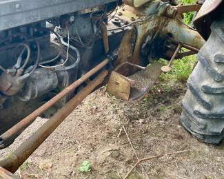 950  FERGUSON T020 TRACTOR - *RUNS!    ***AVAILABLE FOR PRE-SALE PURCHASE