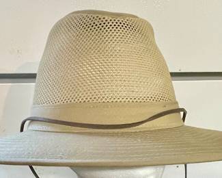 VINTAGE HENSCHEL HAT CO. MESH HAT