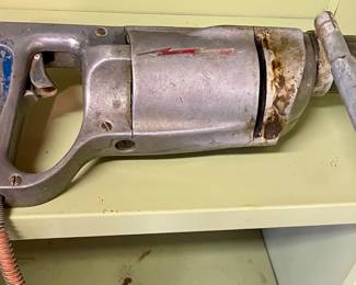 VINTAGE MILWAUKEE HEAVY DUTY 1/2" POWER DRILL