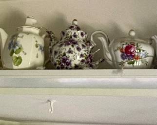 LOTS OF TEAPOTS