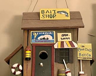 BAIT SHOP BIRDHOUSE