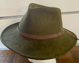 VINTAGE LITE FELT 100% WOOL HAT