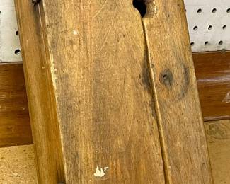 ANTIQUE KNOT-HOLE BOX