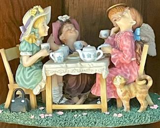 TEA TIME FIGURINE