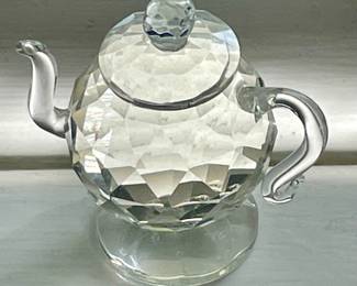 SMALL CRYSTAL TEAPOT