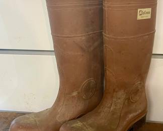 VINTAGE LA CROSSE RUBBER BOOTS