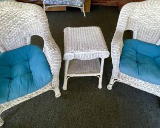 VINTAGE WICKER CHAIRS AND SIDE TABLE