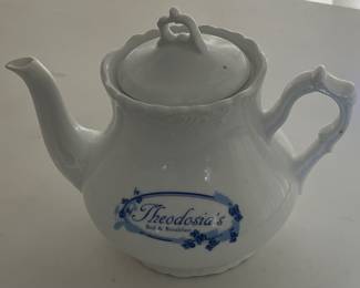 SMALL TEAPOT - THEODOSIA'S BED & BREAKFAST