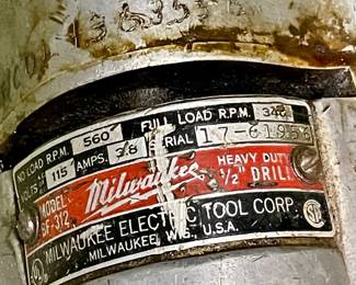 VINTAGE MILWAUKEE HEAVY DUTY 1/2" POWER DRILL