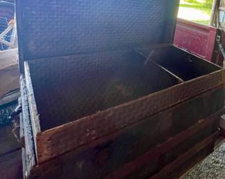 ANTIQUE TRUNK