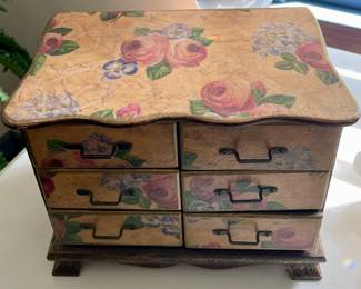 6-DRAWER TRINKET CHEST
