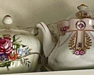 LOTS OF TEAPOTS